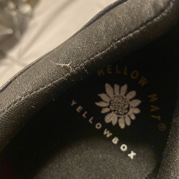 Like new Yellow Box shoes - Picture 4 of 7